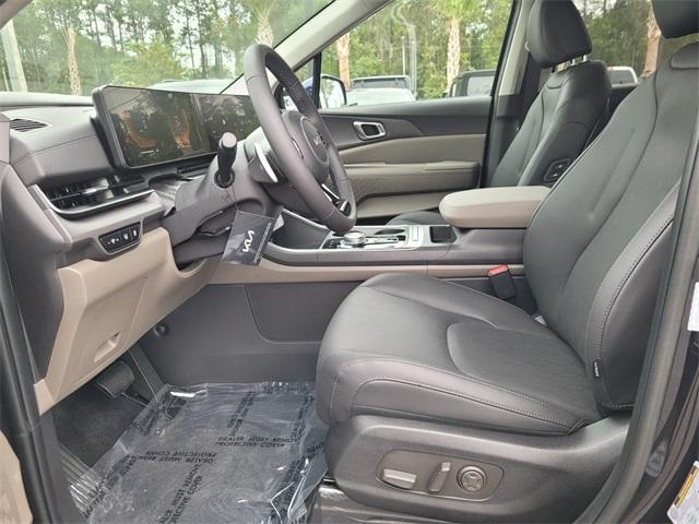 new 2026 Kia Carnival Hybrid car, priced at $42,035