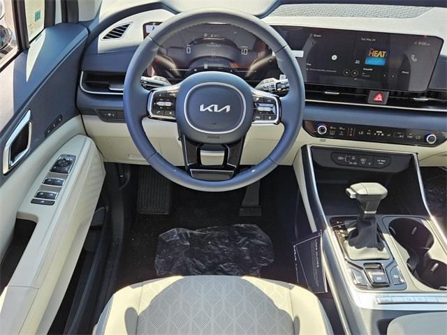 new 2025 Kia Carnival car, priced at $43,830