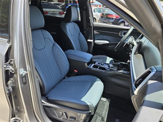 new 2025 Kia Sorento Hybrid car, priced at $49,015