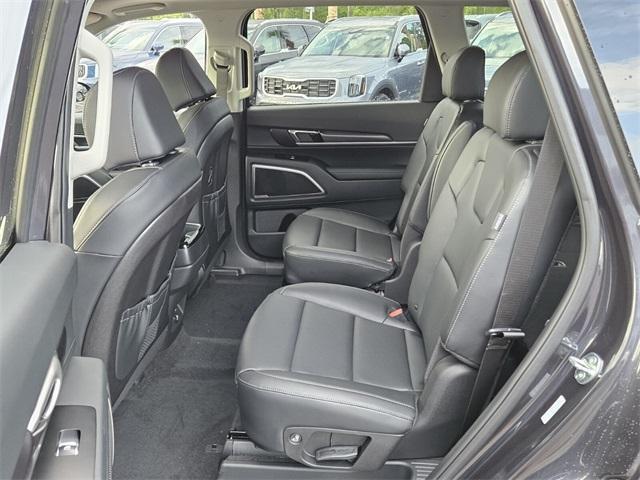 new 2025 Kia Telluride car, priced at $41,030