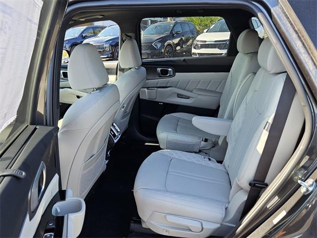 new 2025 Kia Sorento Hybrid car, priced at $48,265