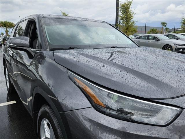 used 2022 Toyota Highlander car, priced at $25,162