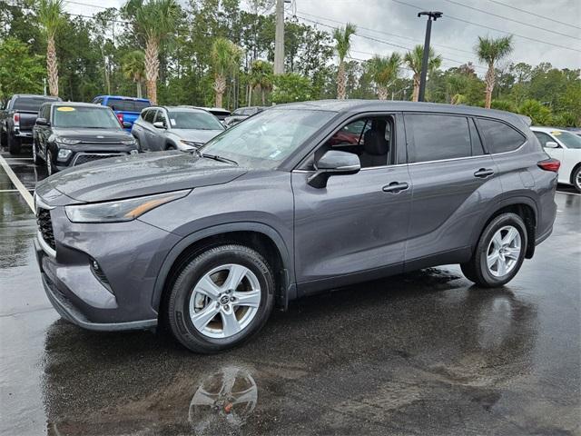 used 2022 Toyota Highlander car, priced at $25,162