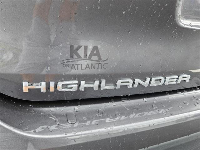 used 2022 Toyota Highlander car, priced at $25,162