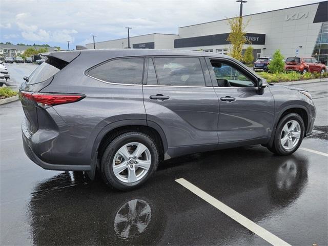 used 2022 Toyota Highlander car, priced at $25,162