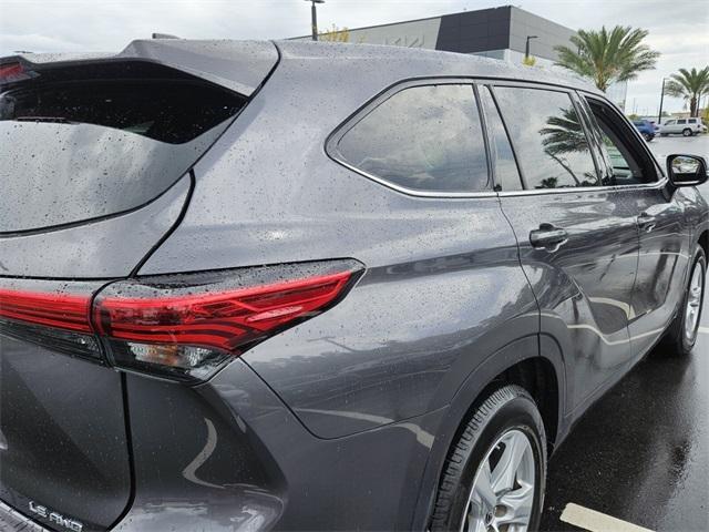 used 2022 Toyota Highlander car, priced at $25,162