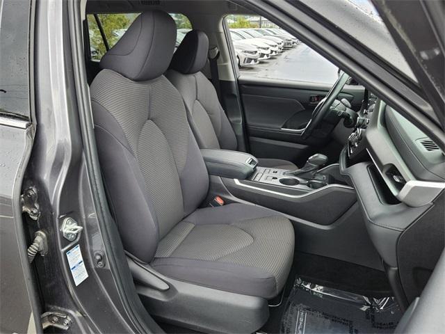 used 2022 Toyota Highlander car, priced at $25,162