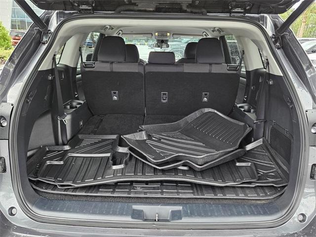 used 2022 Toyota Highlander car, priced at $25,162