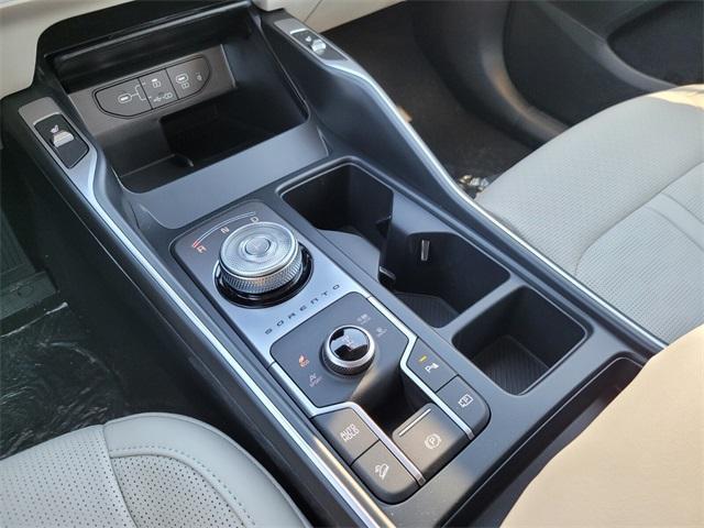 new 2025 Kia Sorento Hybrid car, priced at $43,390