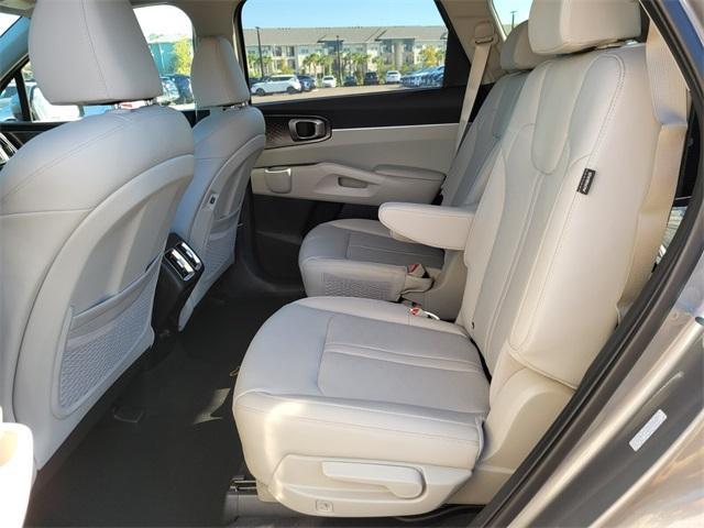 new 2025 Kia Sorento Hybrid car, priced at $43,390