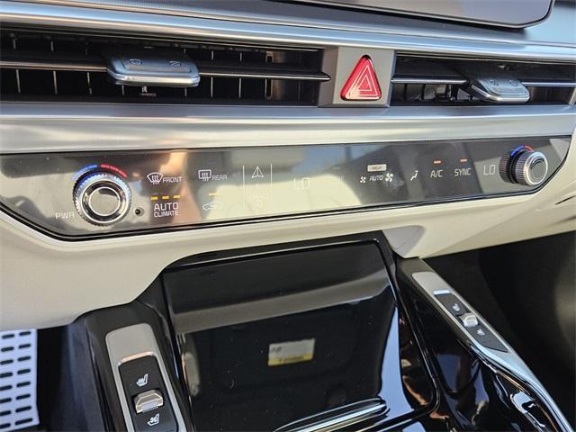 new 2025 Kia Sorento Hybrid car, priced at $48,265