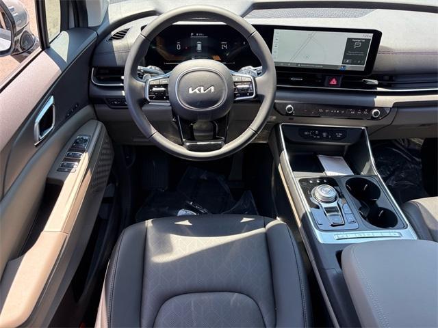 new 2025 Kia Carnival Hybrid car, priced at $45,680