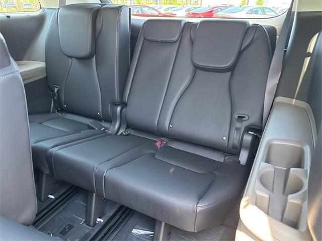 new 2025 Kia Carnival Hybrid car, priced at $45,680