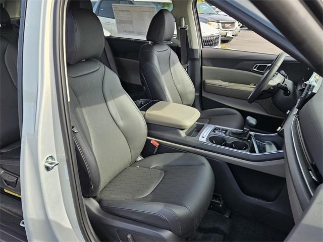 new 2025 Kia Carnival car, priced at $43,200
