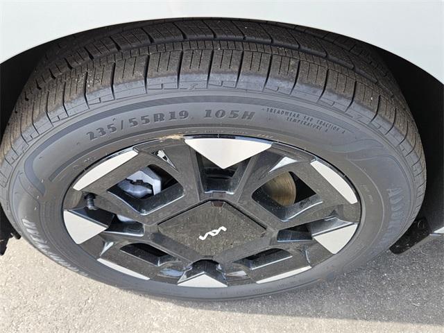 new 2025 Kia Carnival car, priced at $43,200