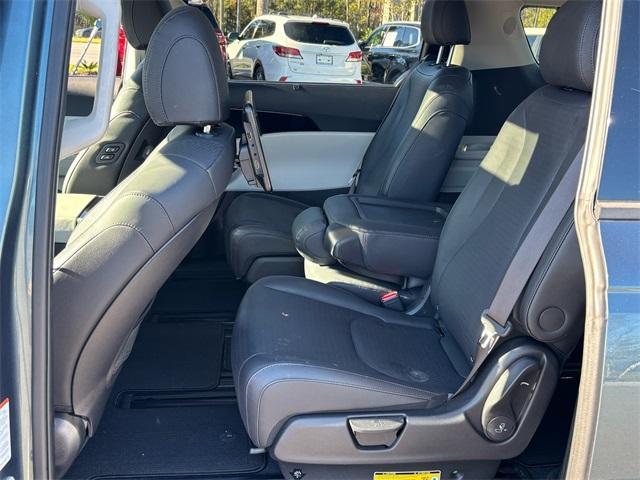 used 2024 Kia Carnival car, priced at $39,891