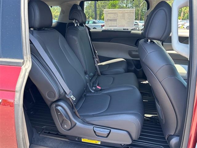 new 2025 Kia Carnival Hybrid car, priced at $50,115