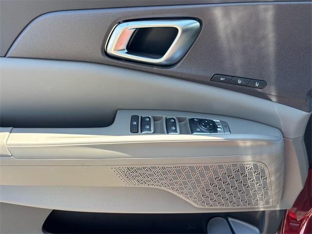 new 2025 Kia Carnival Hybrid car, priced at $50,115