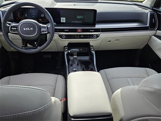 new 2025 Kia Sorento car, priced at $38,300
