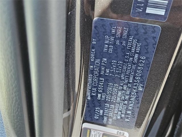 new 2025 Kia Carnival Hybrid car, priced at $54,630