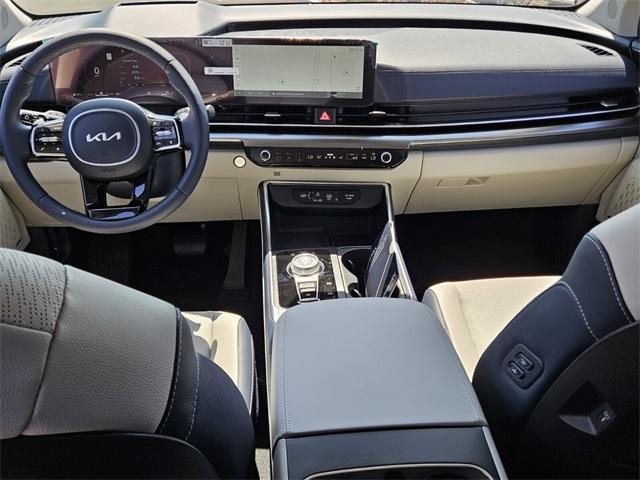 new 2025 Kia Carnival Hybrid car, priced at $54,630