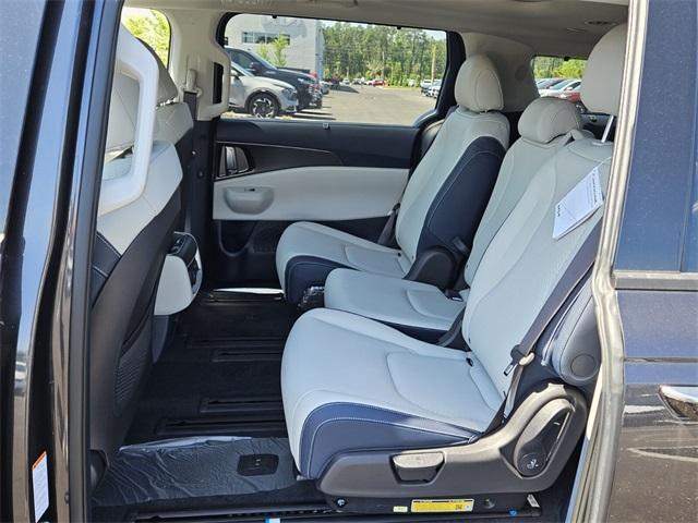 new 2025 Kia Carnival Hybrid car, priced at $54,630