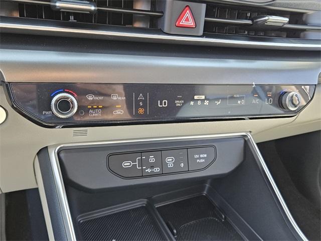 new 2025 Kia Carnival Hybrid car, priced at $54,630