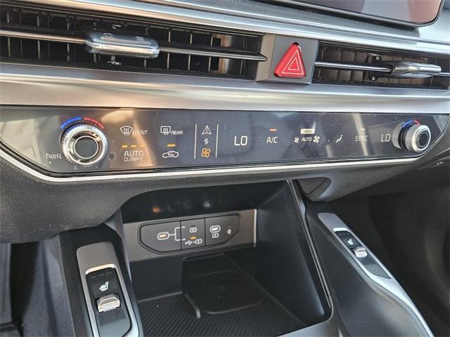 new 2025 Kia Sorento car, priced at $38,795