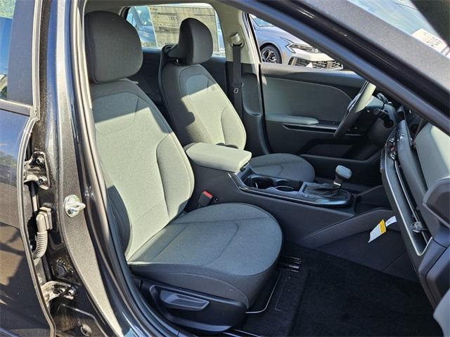 new 2025 Kia K4 car