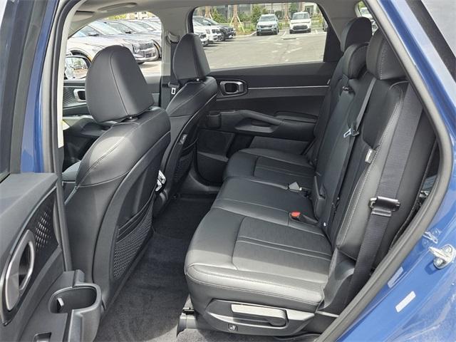 new 2025 Kia Sorento car, priced at $38,735