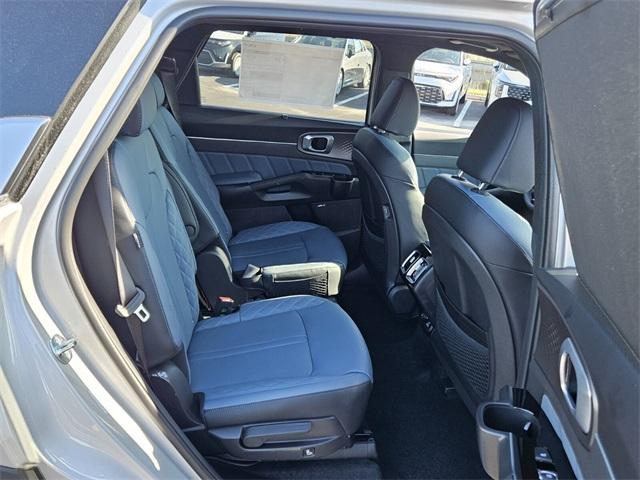 new 2025 Kia Sorento Hybrid car, priced at $48,560
