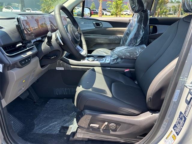 new 2025 Kia Carnival Hybrid car, priced at $45,680