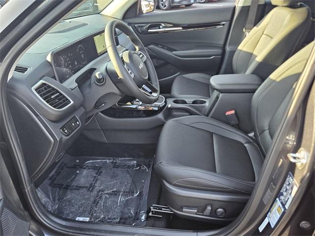 new 2025 Kia Seltos car, priced at $28,950