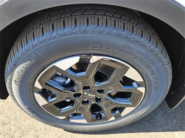 new 2025 Kia Sorento car, priced at $38,795