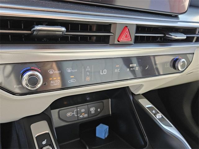 new 2025 Kia Sorento car, priced at $38,795