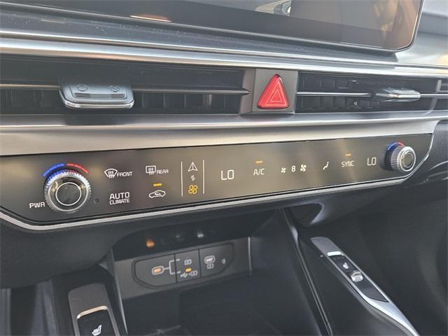 new 2025 Kia Sorento car, priced at $38,710