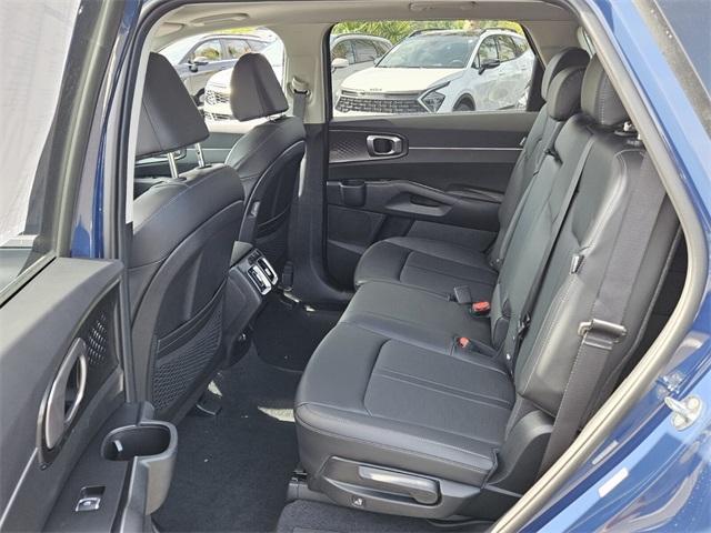 new 2025 Kia Sorento car, priced at $38,100