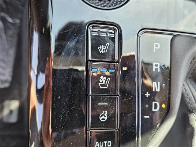 new 2025 Kia Niro car, priced at $37,570