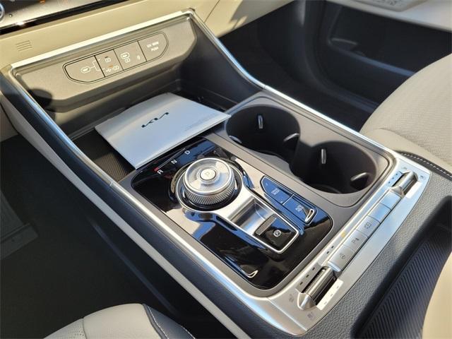 new 2026 Kia Carnival Hybrid car, priced at $55,285