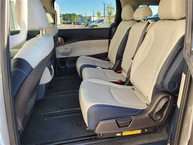 new 2026 Kia Carnival Hybrid car, priced at $55,285