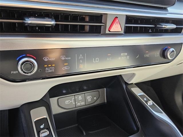new 2025 Kia Sorento car, priced at $40,895
