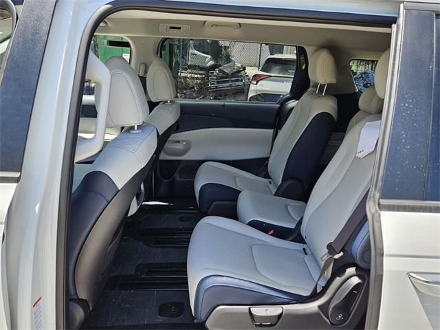 new 2025 Kia Carnival car, priced at $43,320