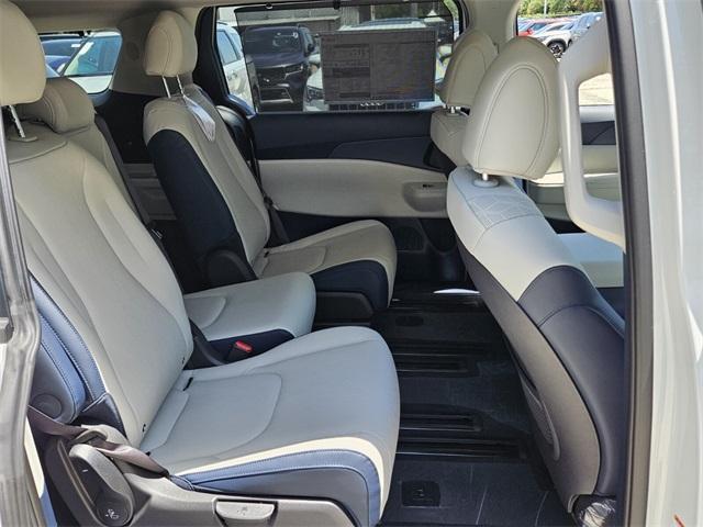 new 2025 Kia Carnival car, priced at $43,320