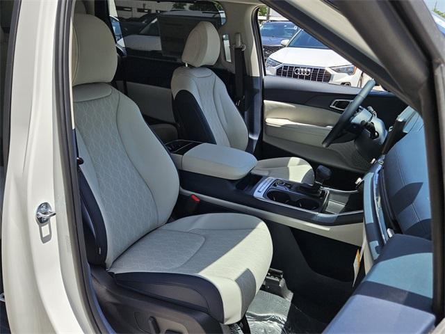 new 2025 Kia Carnival car, priced at $43,320
