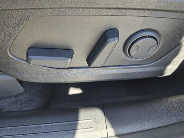 new 2026 Kia Sorento car, priced at $33,411