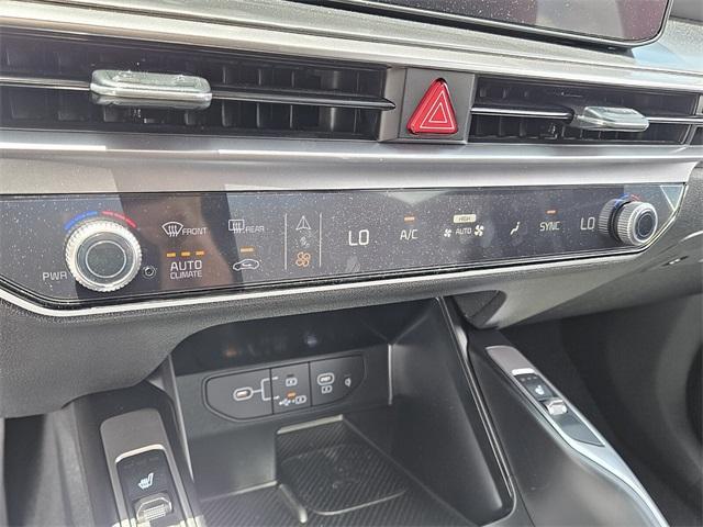 new 2025 Kia Sorento car, priced at $38,300
