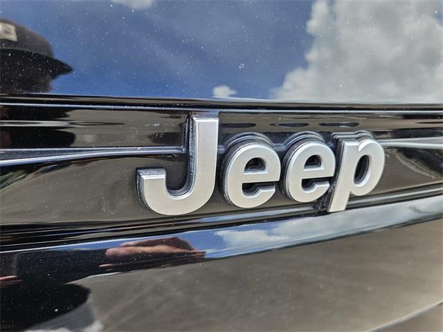 used 2022 Jeep Grand Cherokee car, priced at $38,877