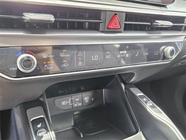new 2025 Kia Sorento car, priced at $38,795