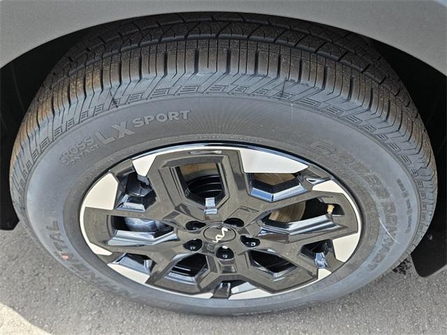 new 2025 Kia Sorento car, priced at $38,325