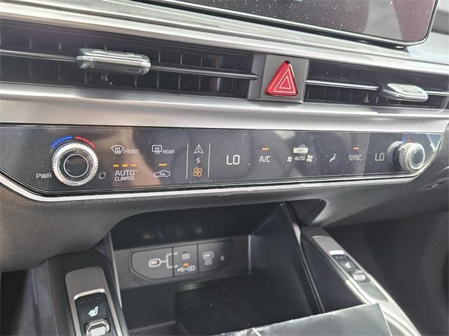 new 2025 Kia Sorento car, priced at $38,325